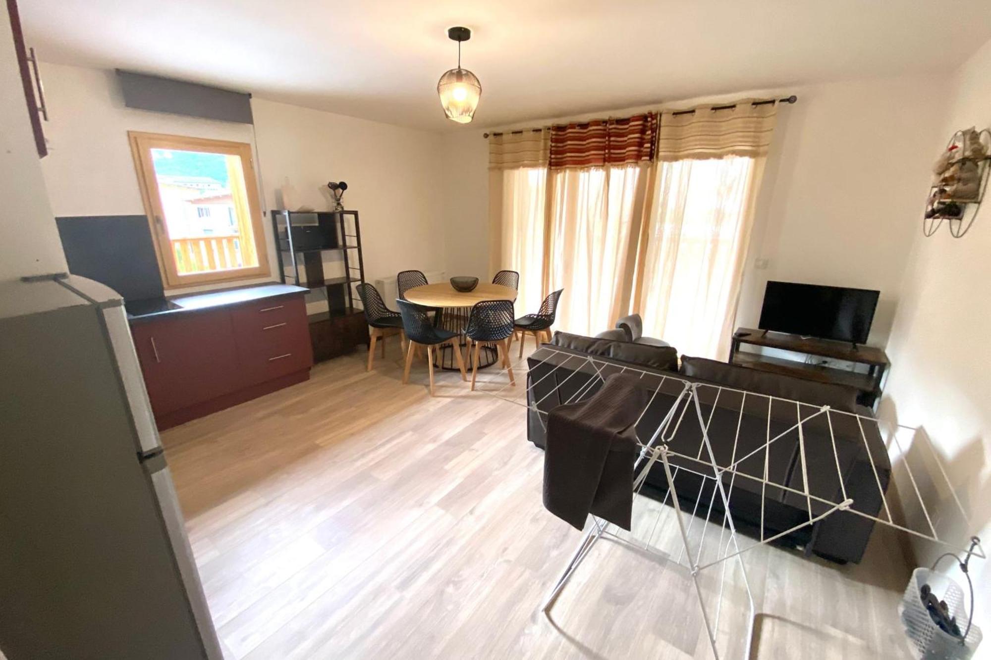 Apartment For 4 To 6 People With A 60M Terrace Saint-Jean-de-Maurienne Zewnętrze zdjęcie